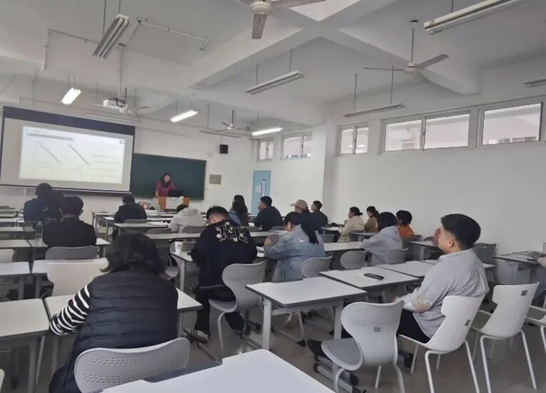 教育信息科學(xué)技術(shù)開發(fā) 信息科學(xué)與工程學(xué)院的前沿探索與實(shí)踐