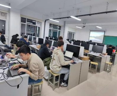 集成電路科學(xué)與工程學(xué)院成功舉辦校企共建課程“創(chuàng)新與課外研學(xué)實(shí)訓(xùn)營”結(jié)業(yè)儀式